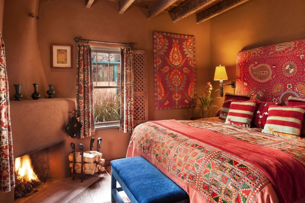Five Graces Deluxe King Guestroom